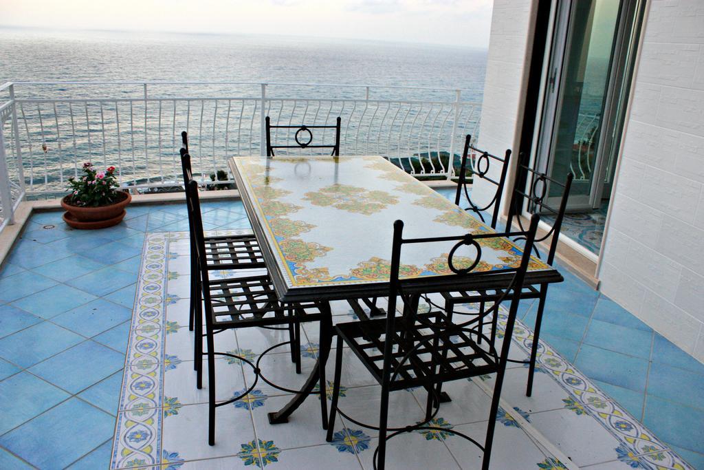 Bella Tropea Suite Zimmer foto