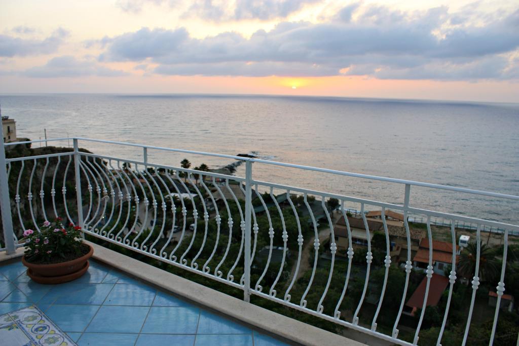 Bella Tropea Suite Zimmer foto