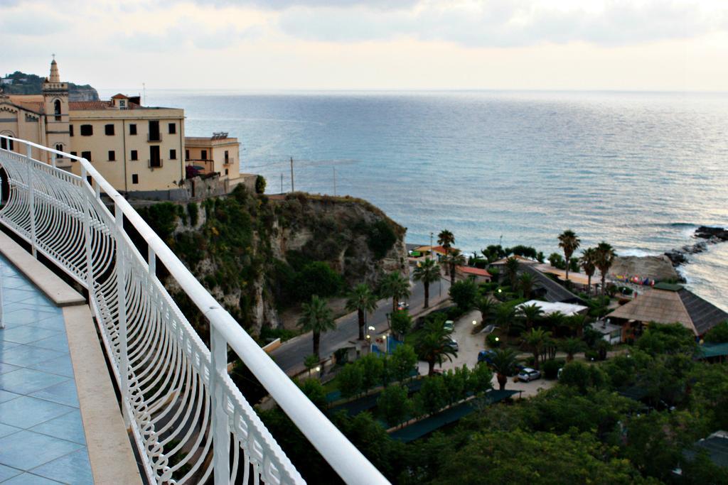 Bella Tropea Suite Zimmer foto